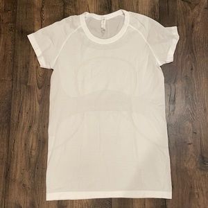 Lululemon white top tee sz 10